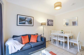 4 Bedroom High Wycombe Home With Free Parking Free WiFi Private Garden - Great Transport Links!
